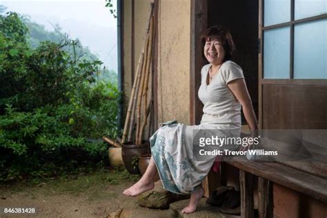 田舎 の 熟女|82,784 田舎の風景 おばさん Stock Photos, High.